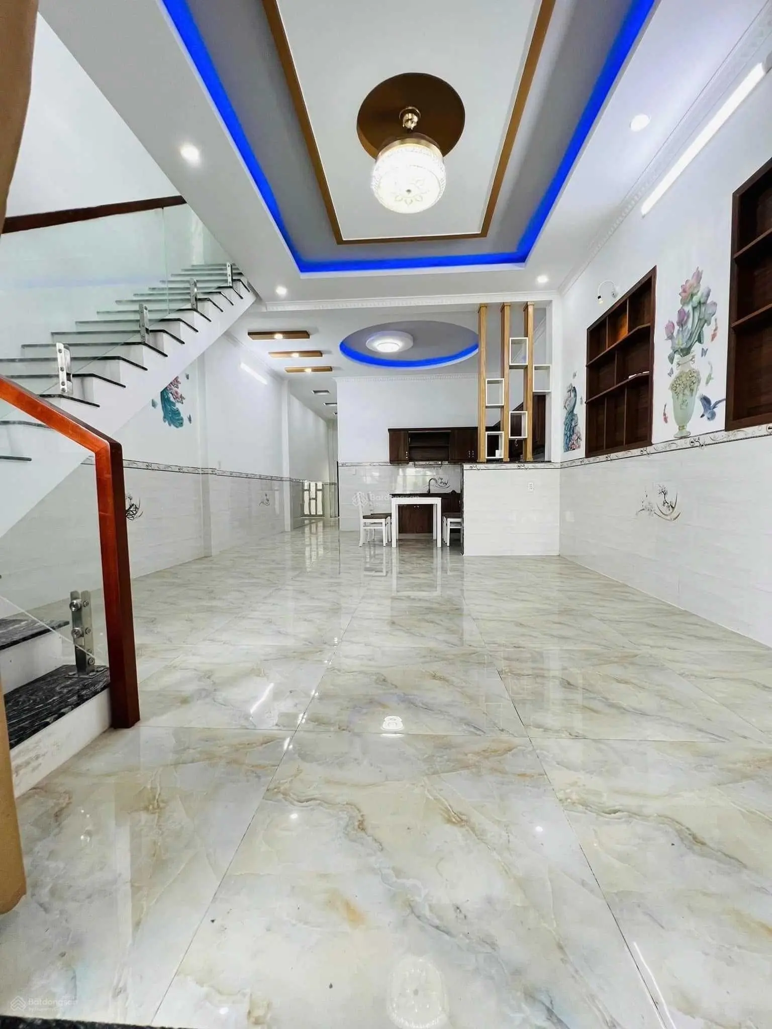 Nhà 2 lầu DT 100m2 sổ riêng thổ cư 100%. 1 sẹc Huỳnh Văn Nghệ ngay gần trạm thu phí P. Bửu Long