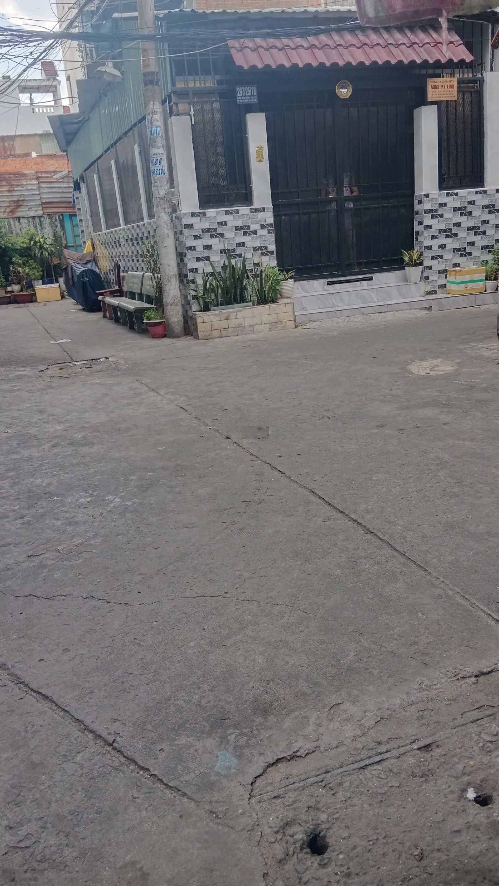 Bán gấp nhà riêng 2 tầng 21m2 hẻm xe hơi,giáp q6, tân phú,đường tân hoà đông bình tân giá chỉ 2,3tỷ