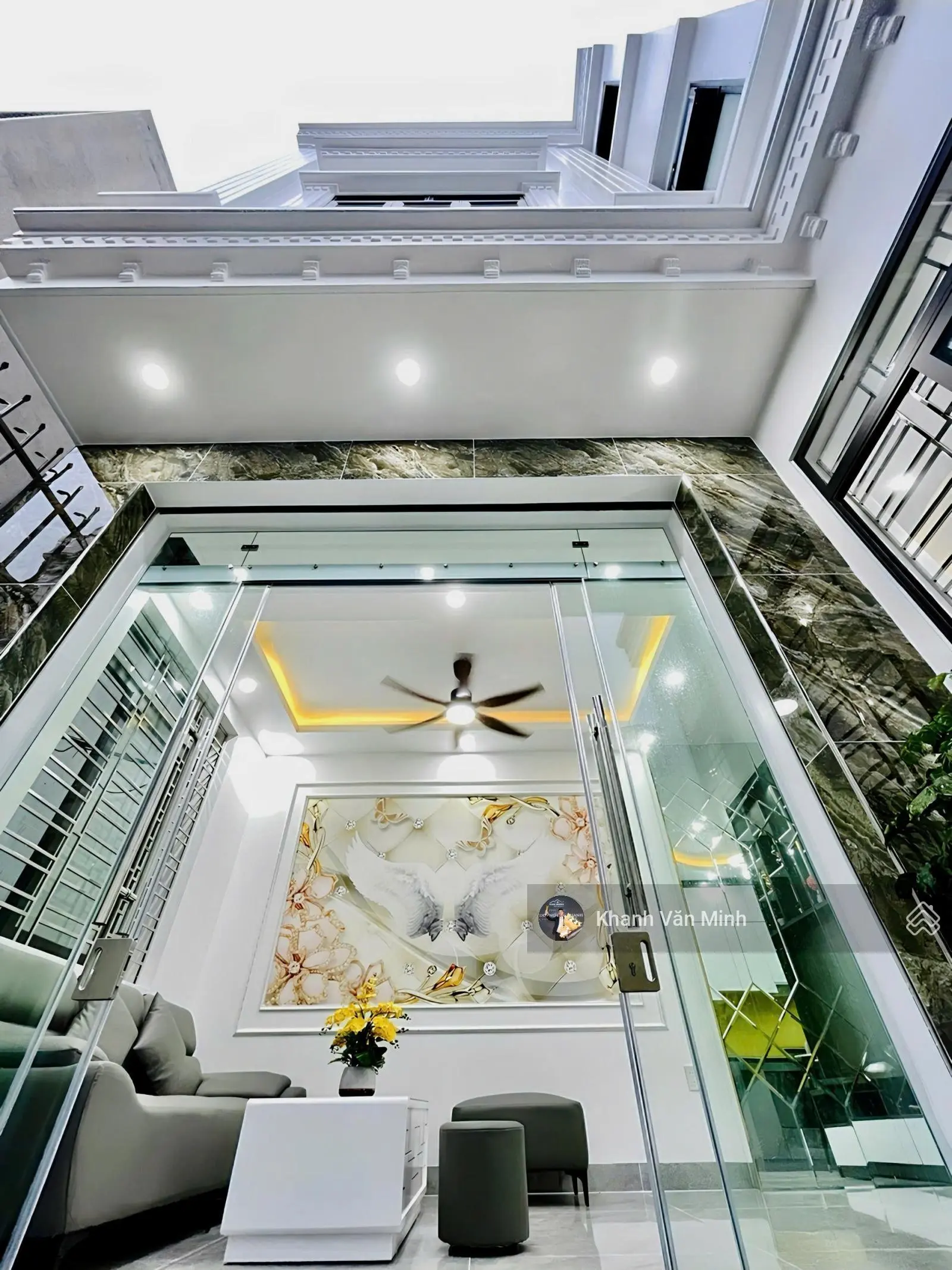 Nhà sân cổng riêng, 50m2 x 4 tầng độc lập tại Miếu Hai Xã,