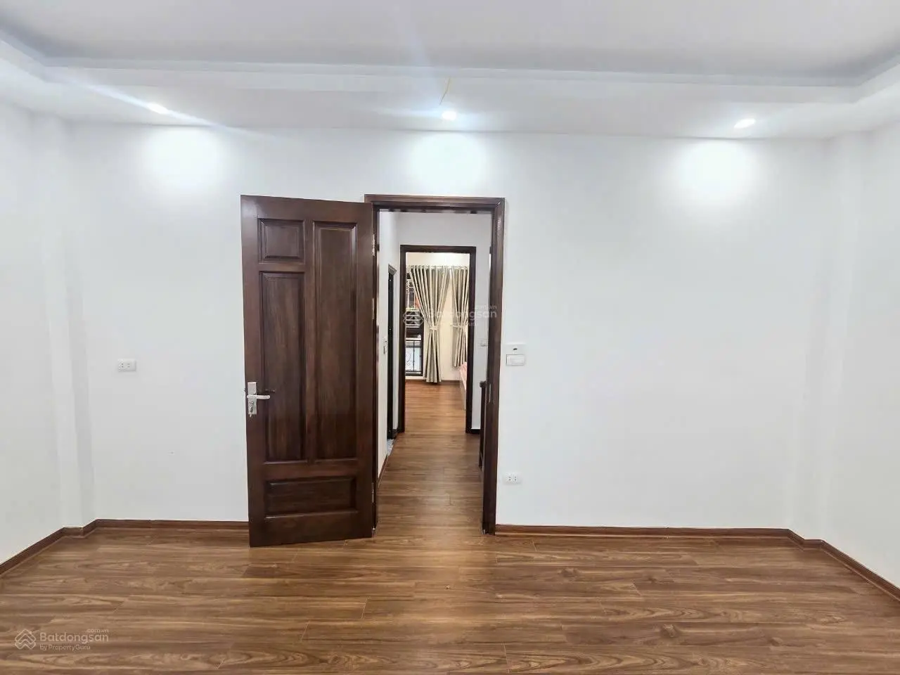 Cc bán nhà Vĩnh Quỳnh, Quỳnh Đô 47m2 x 4,5 tầng ô tô đỗ cạnh 0988913522