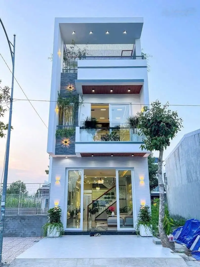 Cần vốn bán gấp nhà mới xây rẻ nhất khu