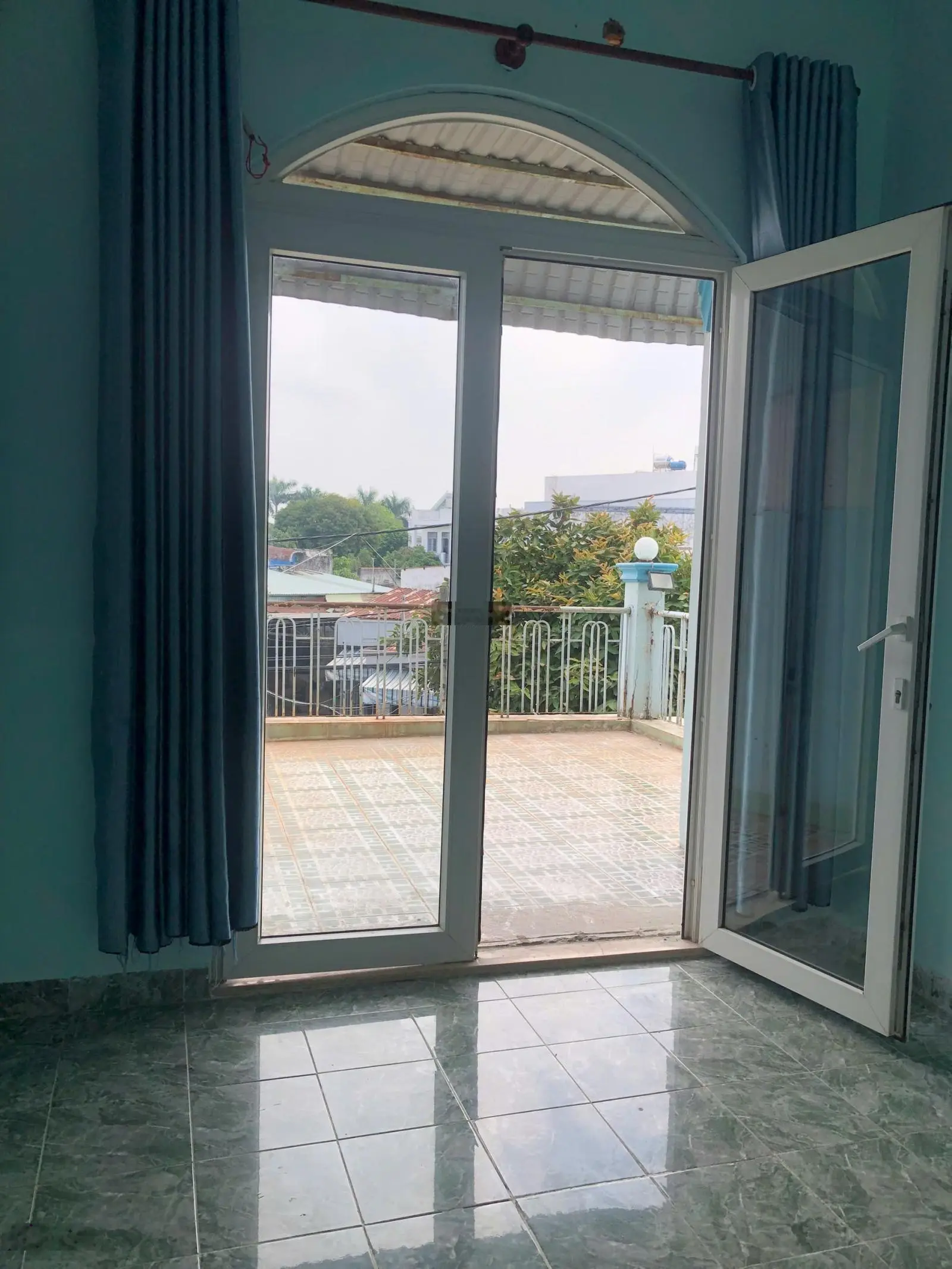 Gấp bán để định cư, HXH thông, nhà 3 tầng, DT: 96m2, ngang 8m, pháp lý chuẩn, tạo ra dòng tiền đều