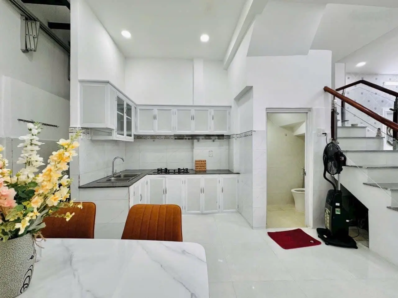 Ưu tiên khách mua bán nhanh nhà Đ. Hoàng Văn Thụ, Q. Tân Bình / 66m2 / (sổ hồng riêng)