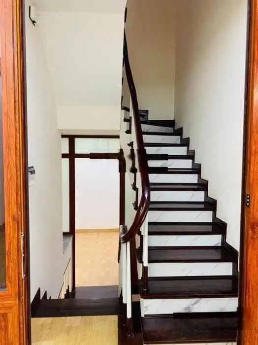 Nhà riêng Kim Mã. Ba Đình. DT 36m2. 5 Tầng, MT 3,8m. Giá 11.8 tỷ. Ngõ thông, kinh doanh.