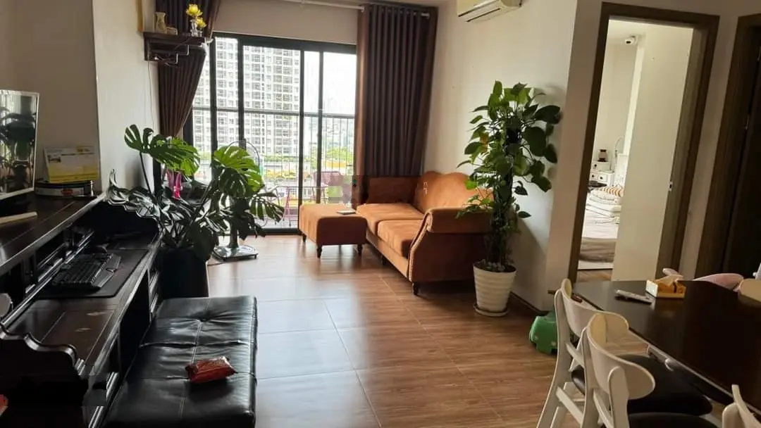 Chính chủ gửi bán CH siêu HOT, tầng trung, vuông vắn. Ban công với Logia riêng biệt. Lh 0343 191 ***