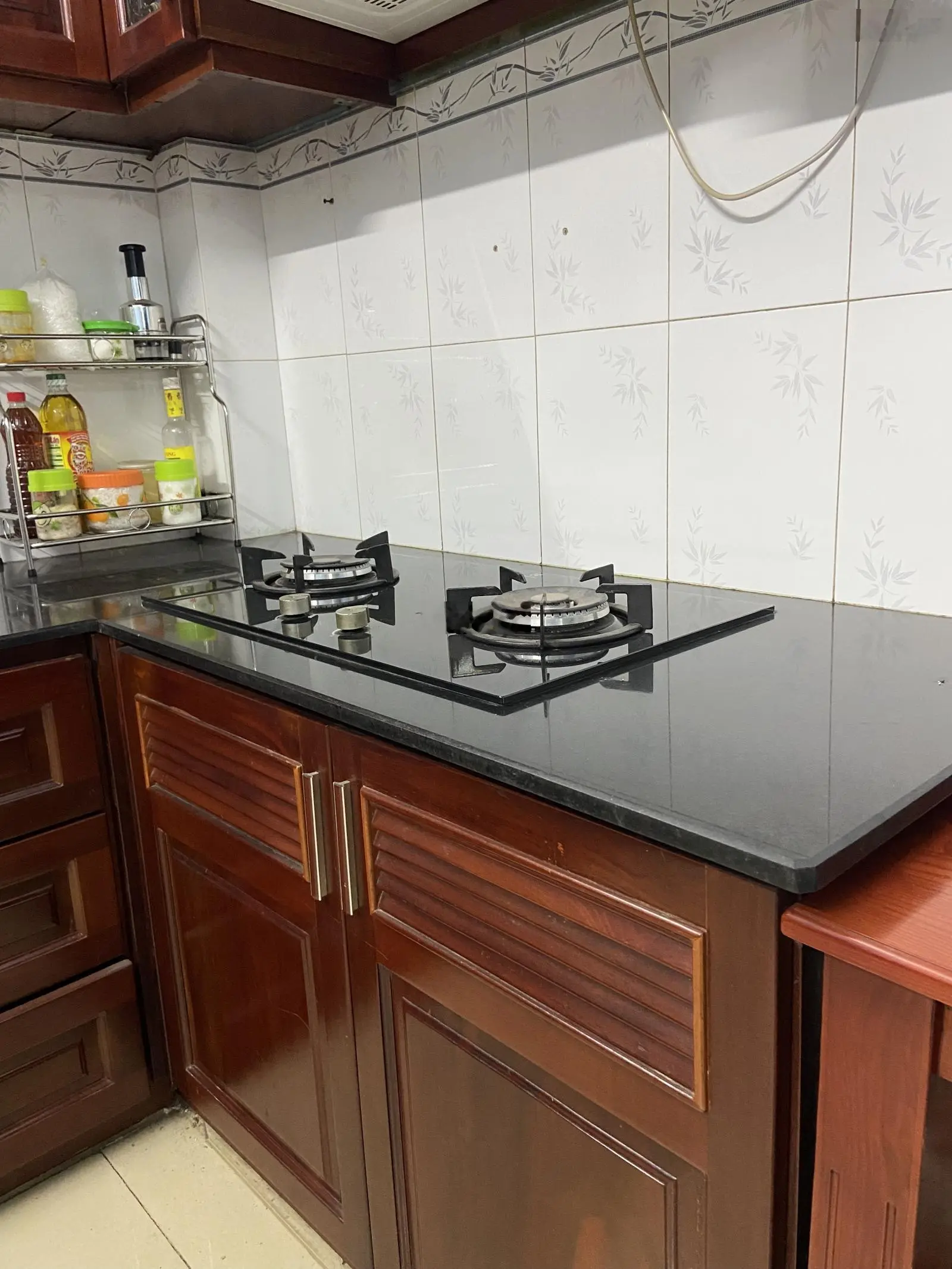 Bán dãy trọ lầu trệt + nhà 3 lầu giá rẻ tại TP Dĩ An Bình Dương