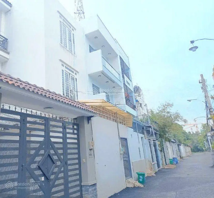 Bán Nhà 3 Tầng, diện tích 100m2, Hẻm Xe Hơi Tránh, Tăng Nhơn Phú A, Quận 9, chỉ 7.2 Tỷ.