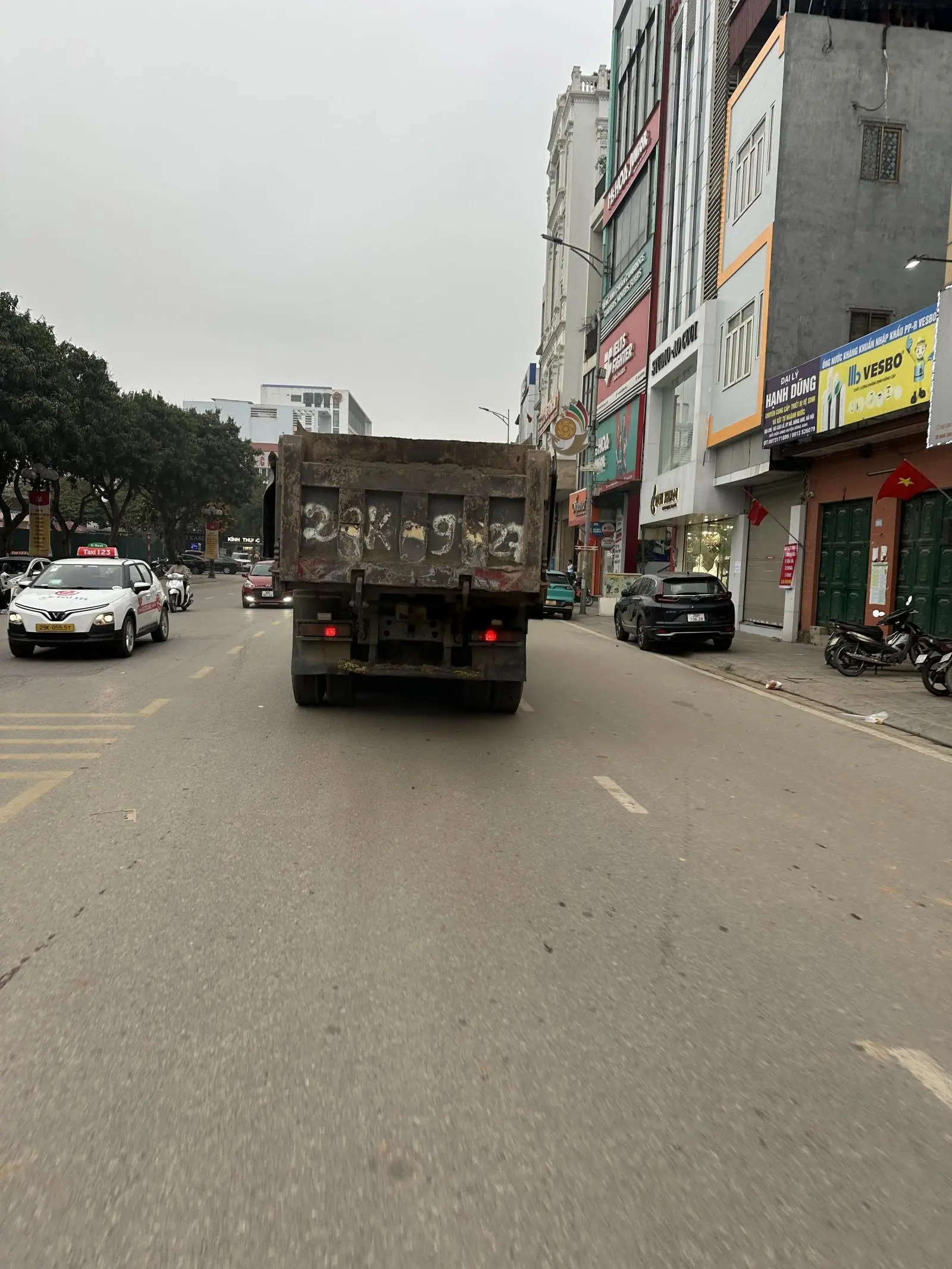 Bán nhà thị trấn Đông Anh, gara ô tô, phân lô vỉa hè, kinh doanh siêu đỉnh, chủ cần bán gấp