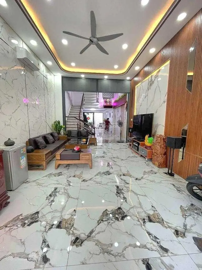 (123m2) mặt tiền ngay chợ Cây Gõ-Minh Phụng trung tâm Quận 6, kết cấu 4 tầng (4,7 x 26), 19,3 tỷ