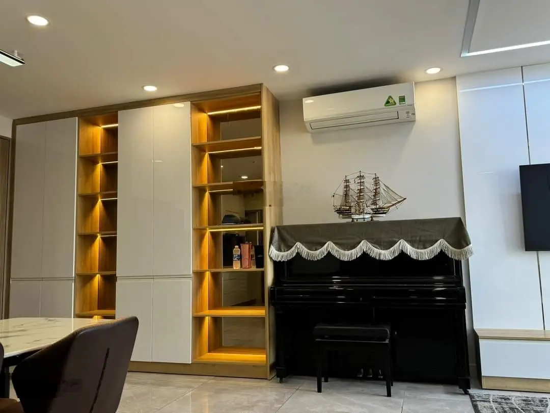 Chủ nhà đi nước ngoài cần bán nhanh căn hộ Dockland DT 72m2, 2PN, giá 3ty5 nội thất đẹp 0938 607 ***