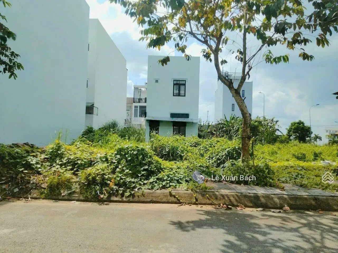 Cắt lỗ bán gấp 115m2 đất mặt tiền Nguyễn Xiển, Long Thạnh Mỹ, Q9, TP. HCM. Gần VinHomes Grand Park