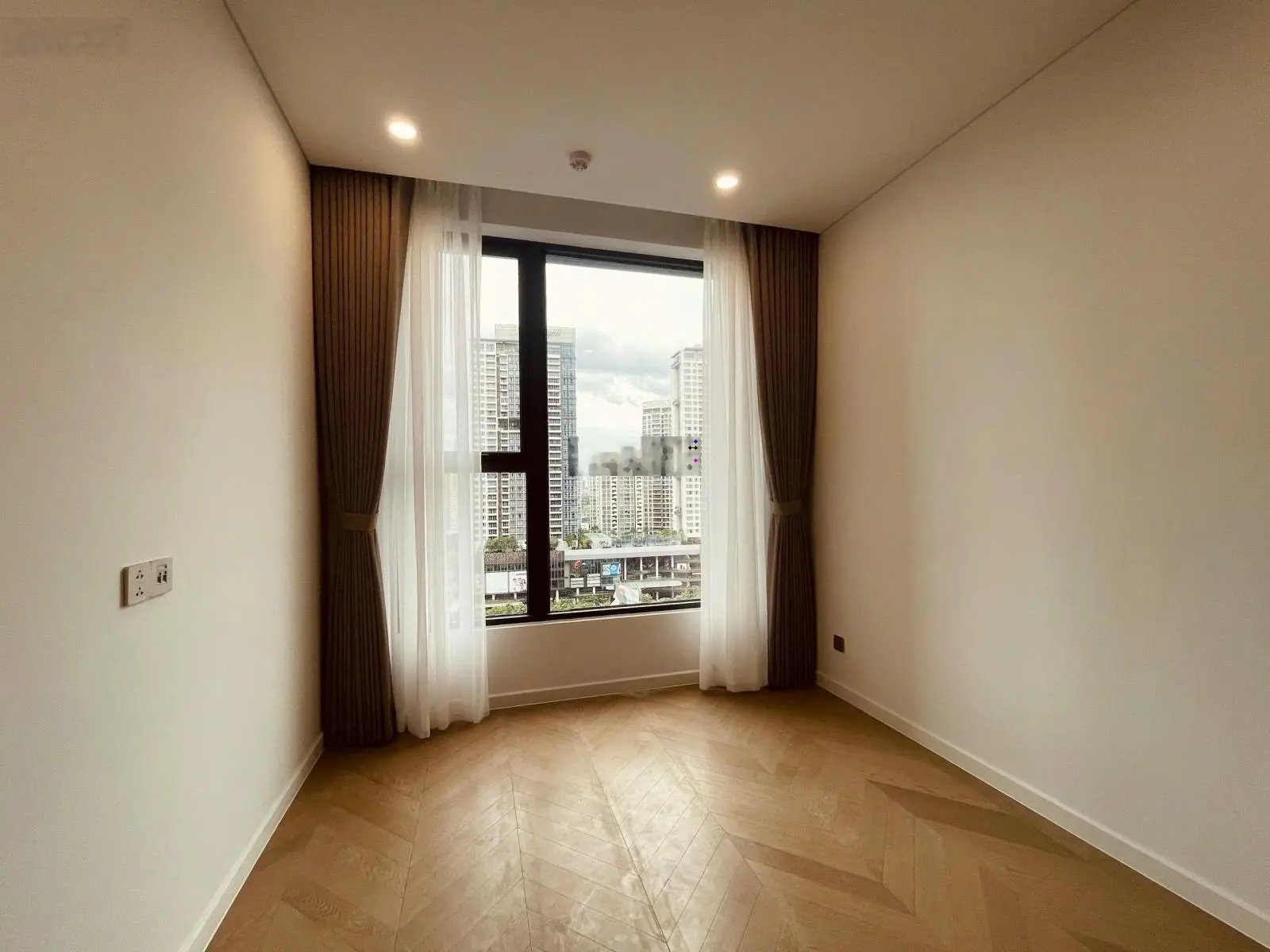 Ngộp bank bán lỗ 500tr căn 2PN Lumiere Riverside 72m2 có sổ view thành phố tầng đẹp giá 7,8 tỷ