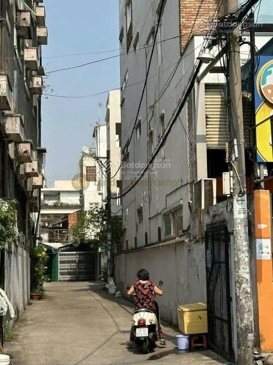 Nhà góc 2 MT Phan Văn Trị giáp Lê Quang Định 5.6x27m 4 tấm cho thuê 65tr giá 27.5 tỷ