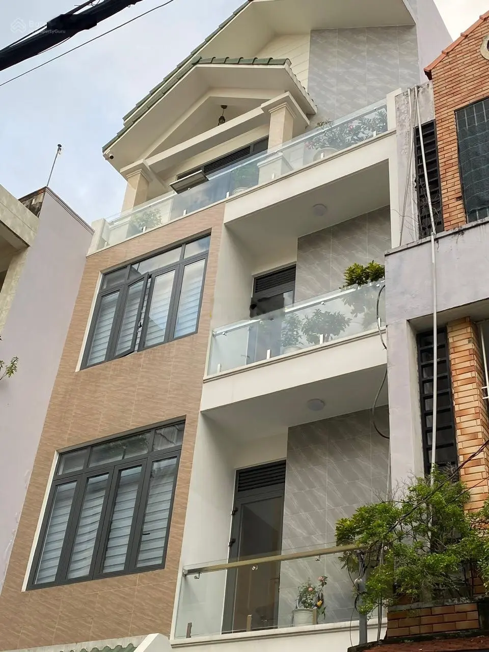 Hot hiếm! Q. 3 - Lê Văn Sỹ - 86m2 - ngang 5,2m - 4 tầng - 6PN - đường nhựa8m - 19,9 tỷ