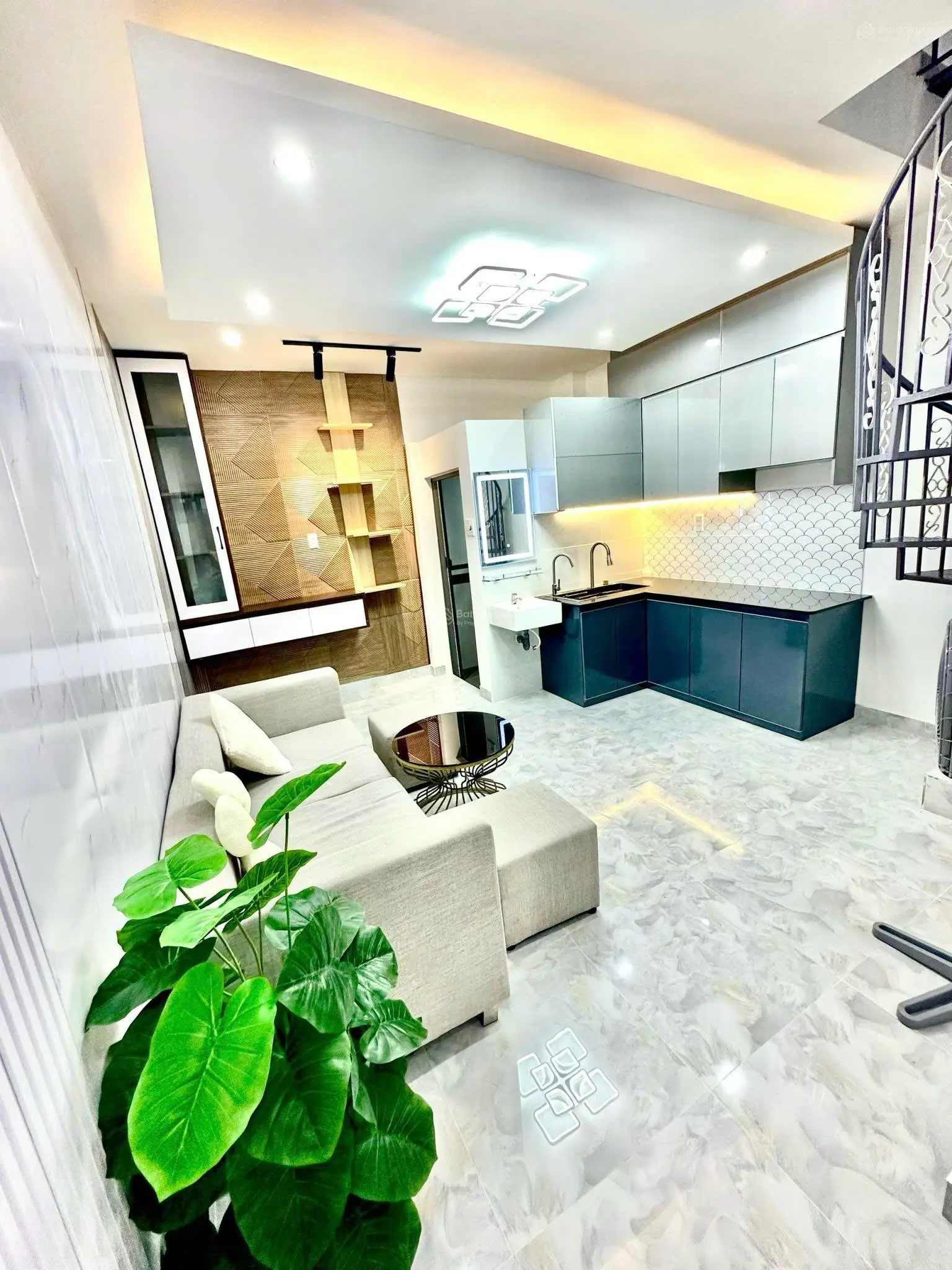 Bán gấp nhà đường Nguyễn Đình Chiểu, PN.Giá 6tỷ8/44m2.Gần trung tâm, trường học.liên hệ:0936 436 ***