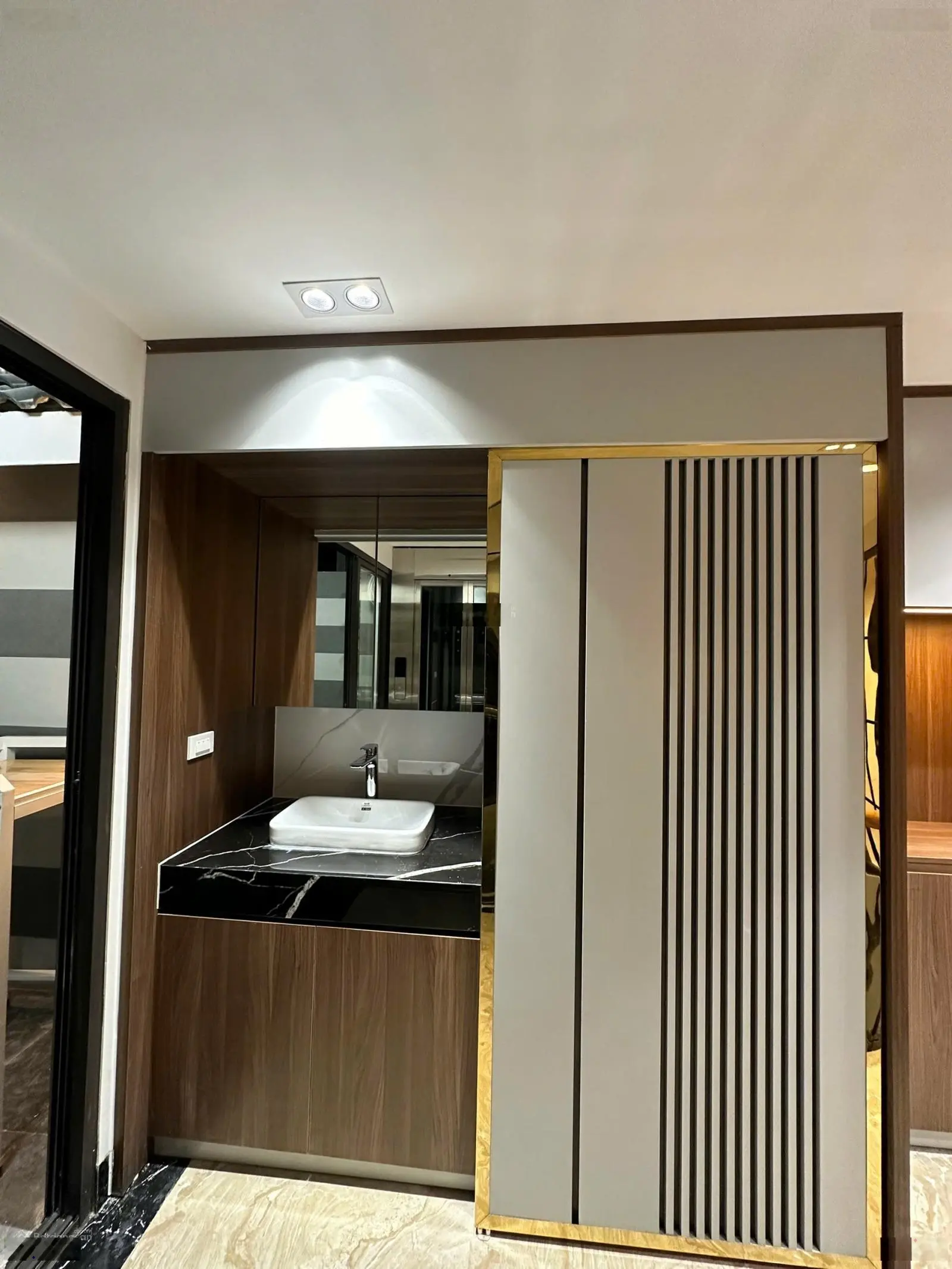 Cọ Xanh 8 - Vinhomes Ocean Park 2, 10.2 tỷ, 52m2 có thang máy full đồ