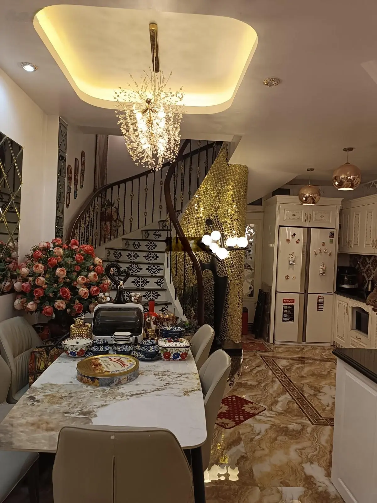 Bán gấp nhà riêng đường Bưởi 78m 4Tg MT 5m hơn 10 tỷ phân lô ôtô đỗ cổng full nội thất xịn sò.