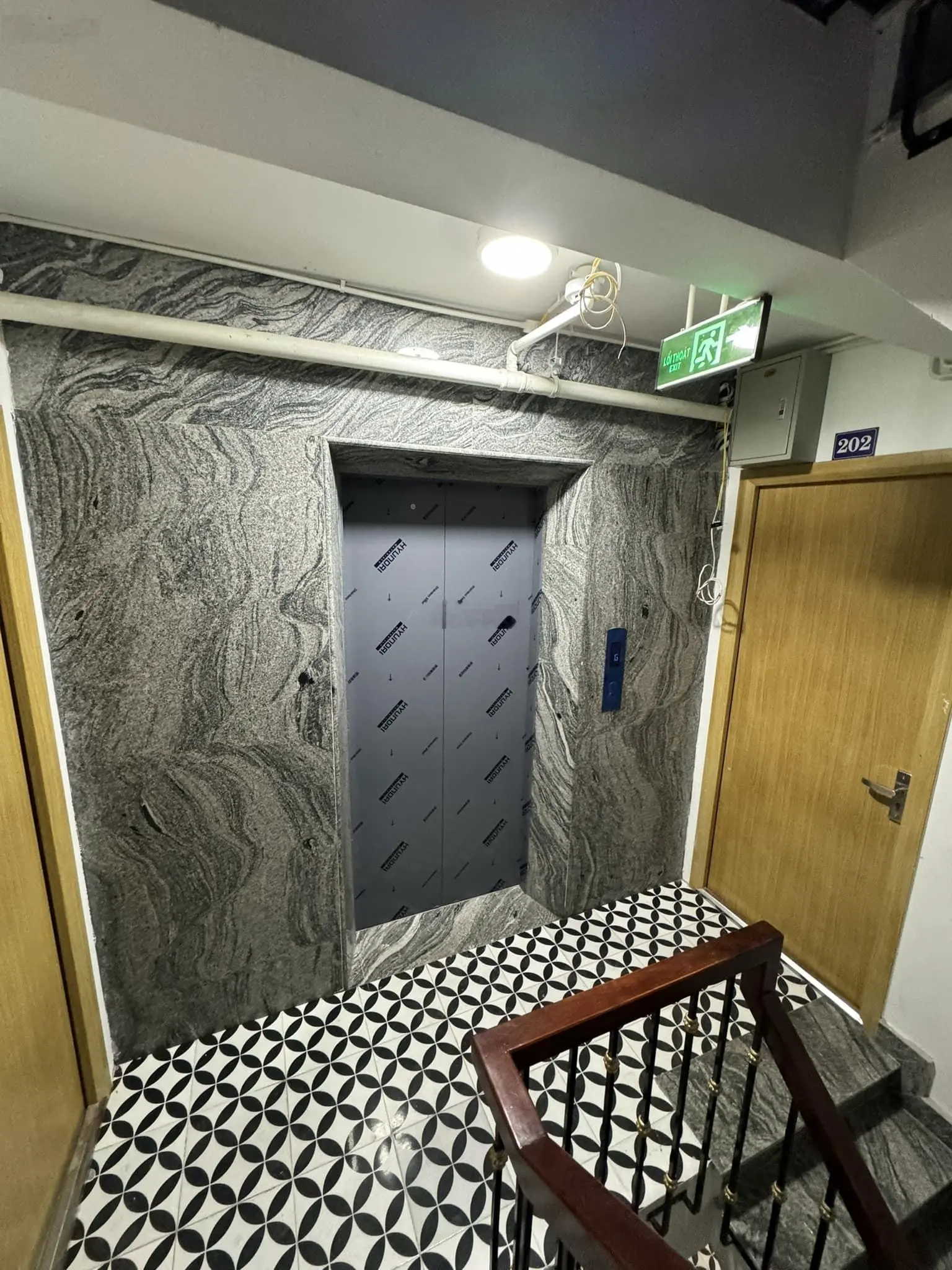 Kinh doanh - ôtô - Phố Nguyễn Khang, tòa căn hộ apartment 9 tầng, 14 căn hộ, 100m2, MT 6m, 34 tỷ