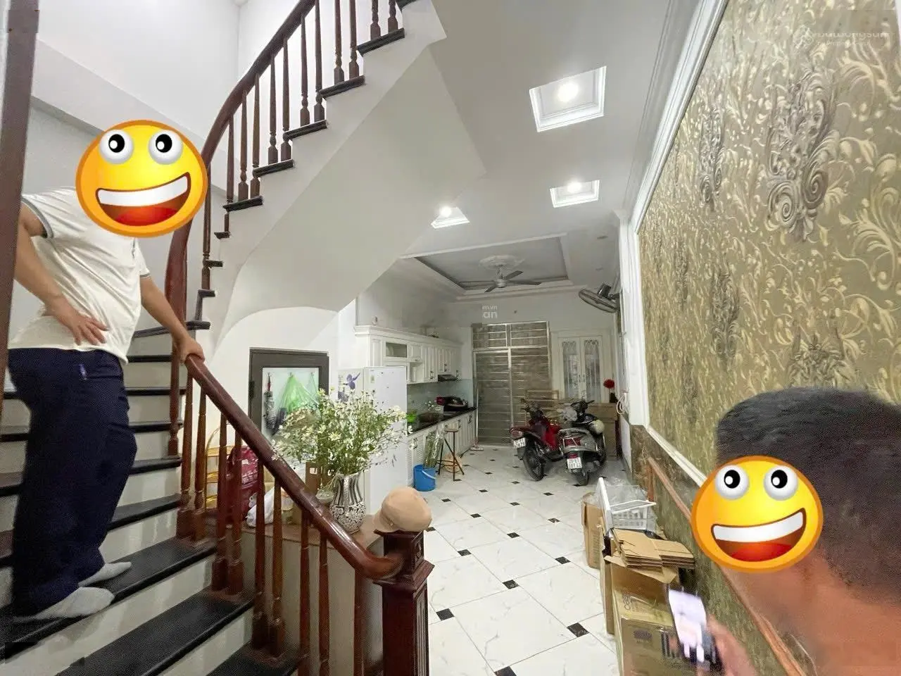 Bán nhà 5 tầng ở Hồ Tùng Mậu- Mai Dịch- Cầu Giấy, dt 47m2 x 5 tầng với giá 12,3 tỷ, ngõ kinh doanh