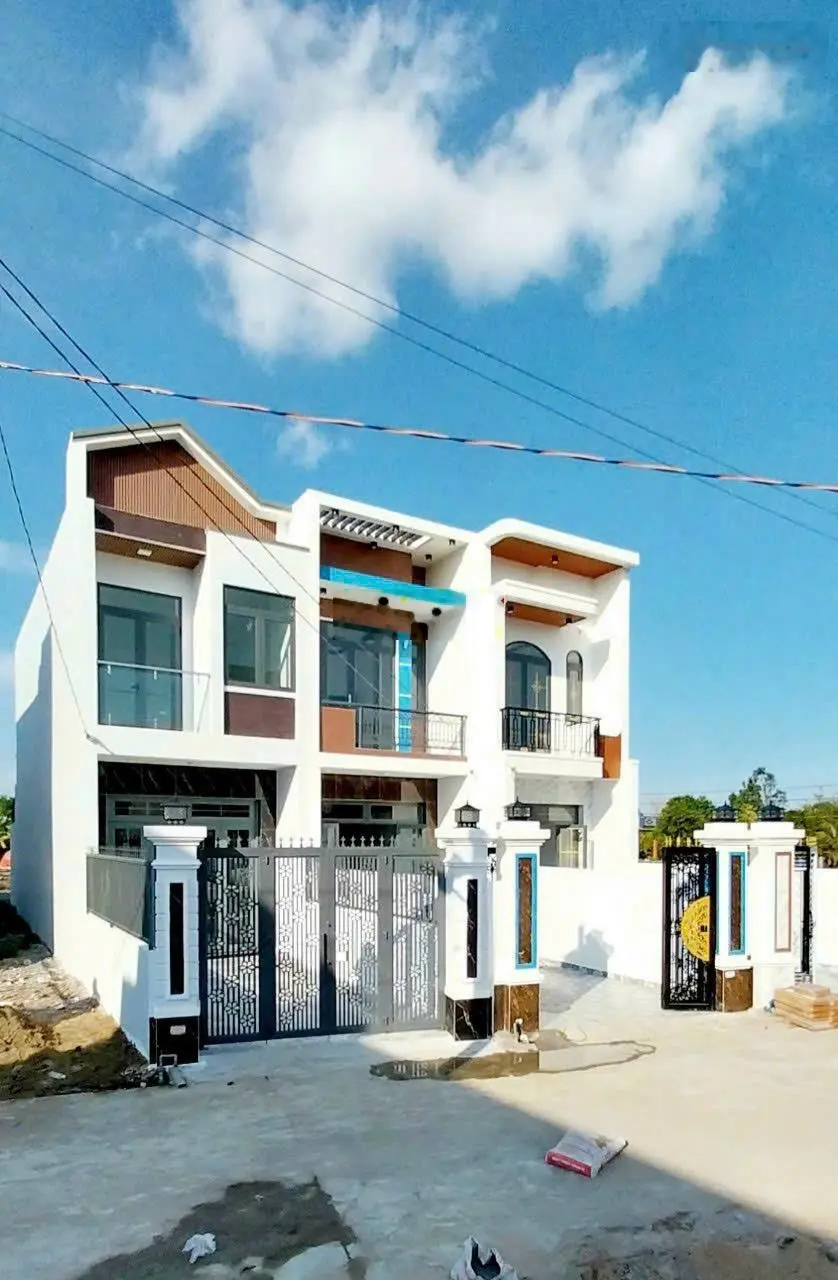 Bán nhà hẻm xe hơi khu công nghiệp Cầu Tràm, sổ hồng chính chủ. LH: 0776 790 ***
