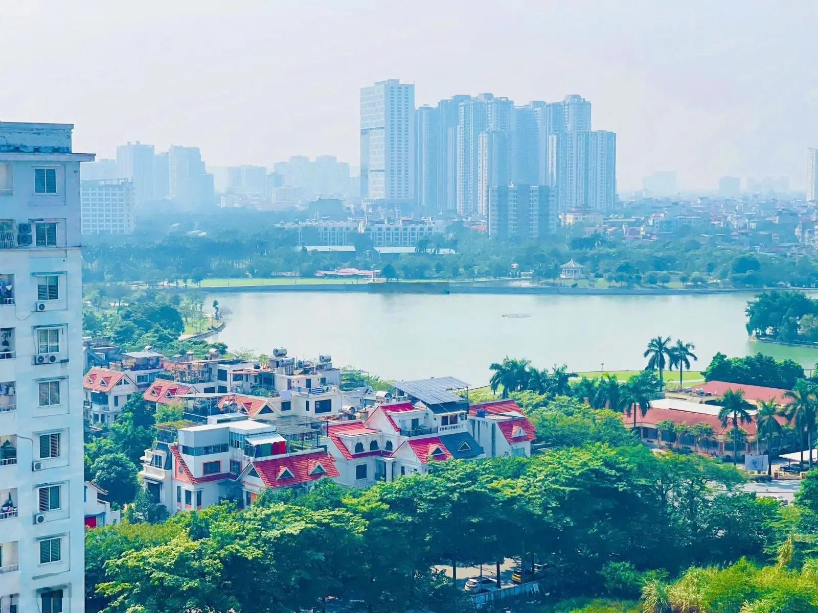 Chủ nhà gửi em bán căn hộ 76m2 Thành Phố Giao Lưu - view hồ - giá 4 tỷ - full đồ 0988 917 ***