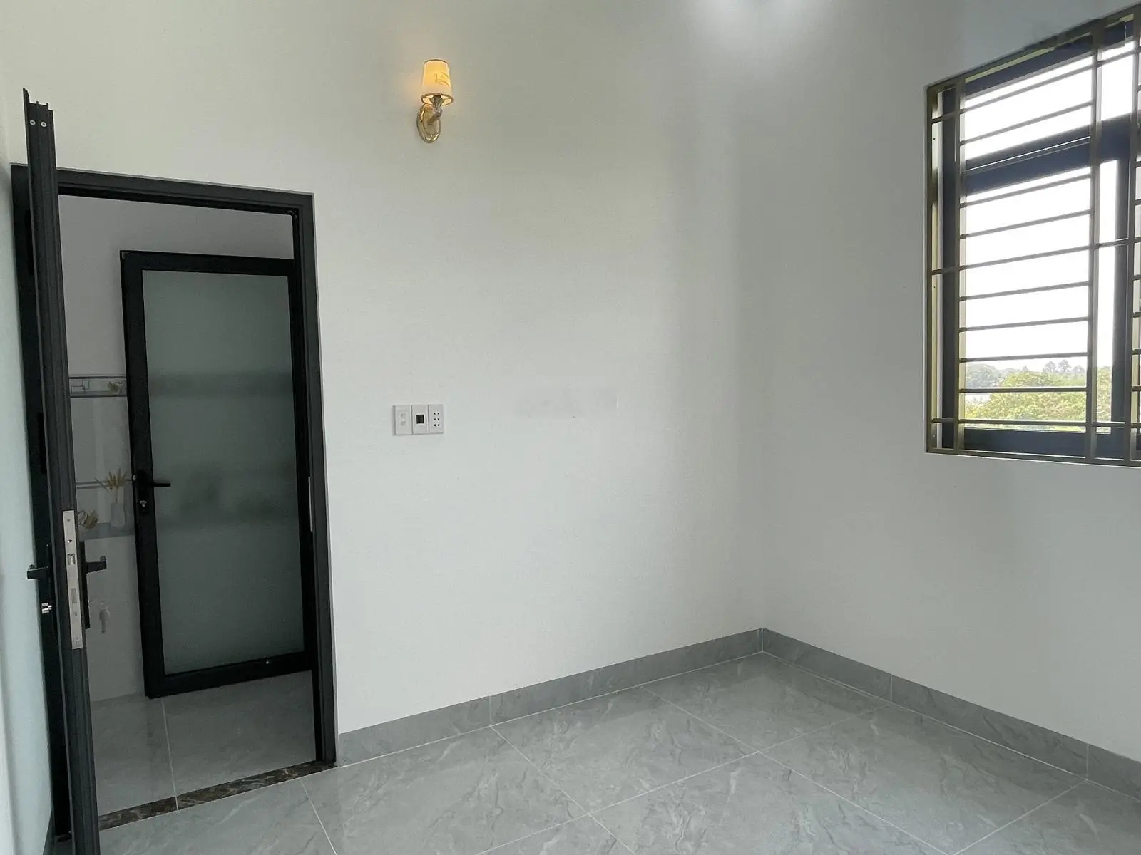 Bán nhà 1 trệt 1 lầu P. Định Hoà, Tp. Thủ Dầu Một mặt tiền Đx065. Giá 3Ty250