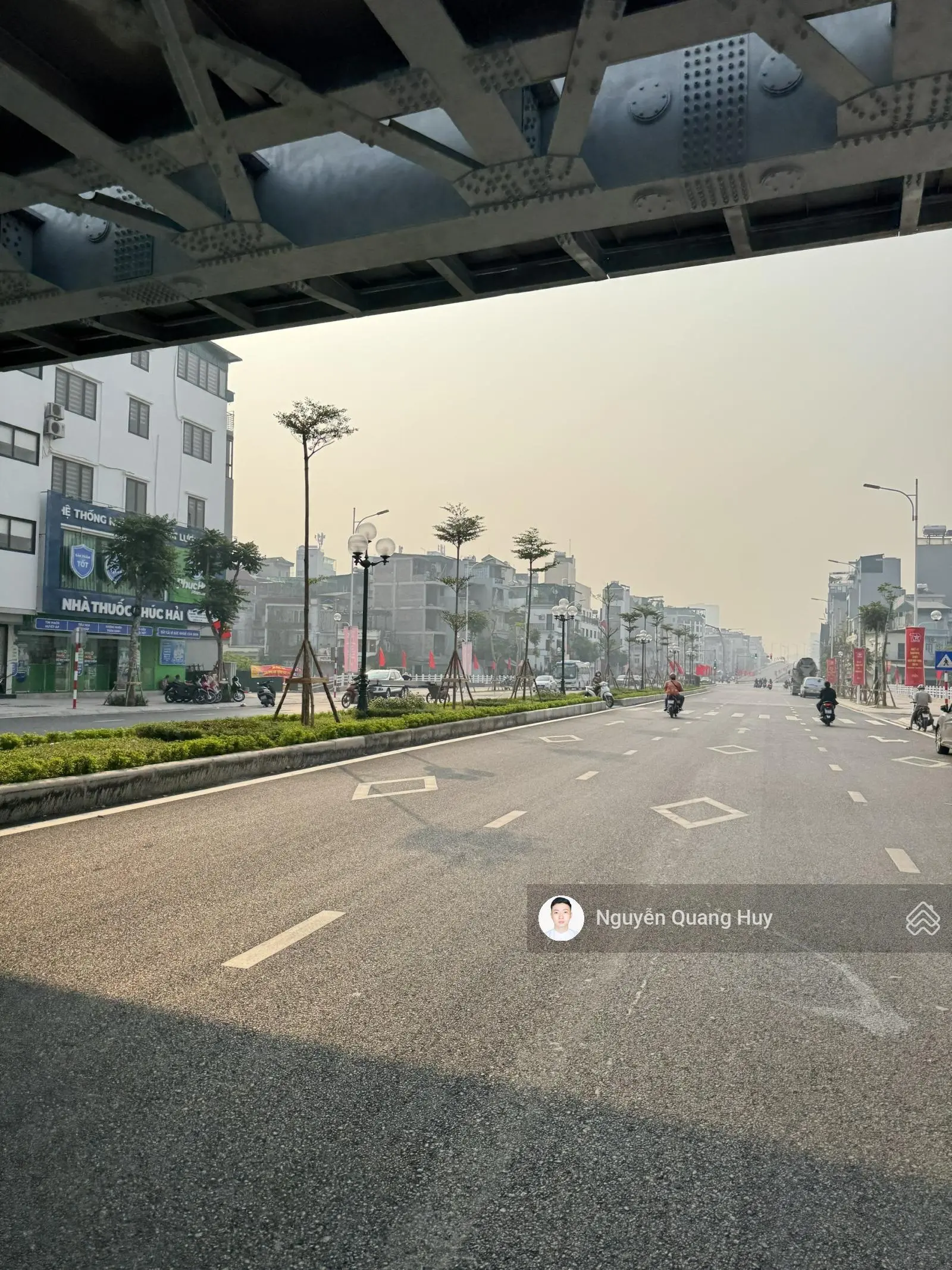 Cực hiếm, bán nhà 3 tầng, DT 40m2 tại phường Ngọc Thụy, lô góc 3 mặt thoáng, đường ô tô
