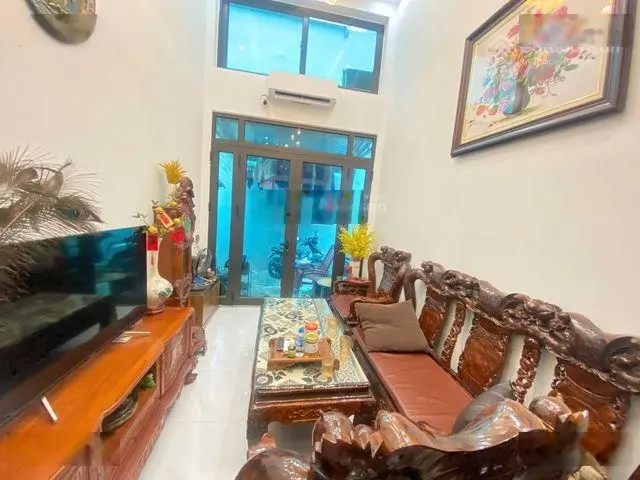 Bán gấp nhà 2 tầng Tân Xuân ôtô vào cửa nhà kiên cố ngõ nông xung quanh nhiều trường học giá 6,1 tỷ