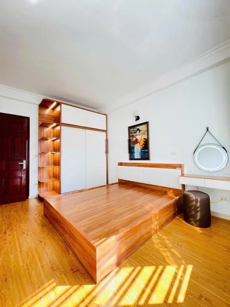Bán nhà riêng.phố việt hưng.kim quan thượng.ngõ thông - ô tô đỗ cửa -gần vinhome riverside 9.1 tỷ