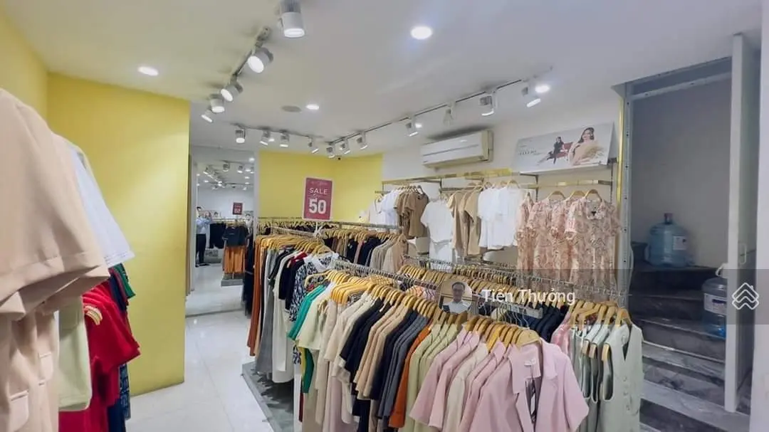Cần bán! Nhà mặt phố Hồ Tùng Mậu - Cầu Giấy 40m2x4T, MT 5,2m, vỉa hè rộng 6m kinh doanh sầm uất