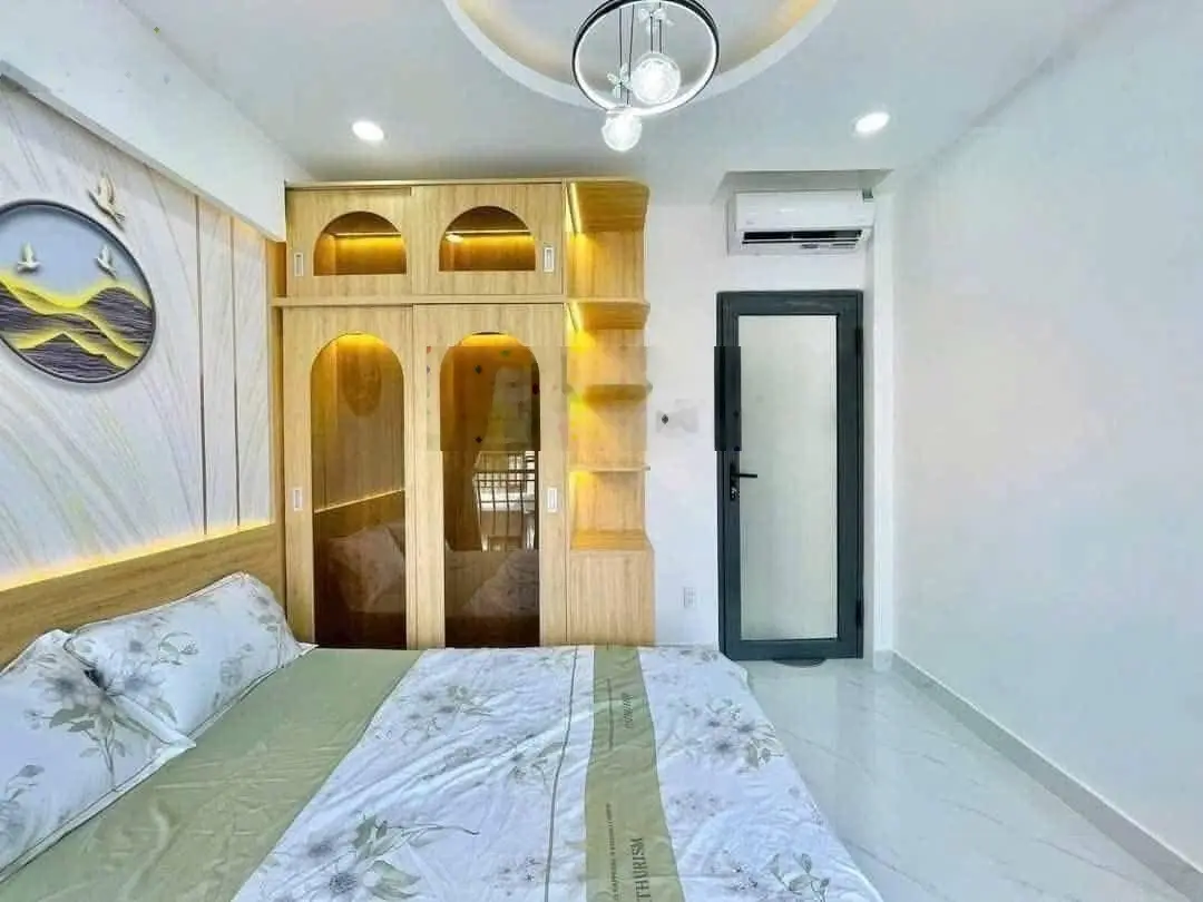 Chính chủ cần bán gấp nhà Mai Văn Ngọc, P10, Phú Nhuận, giá 2tỷ940, DT 67,2m2, HĐ thuê 18tr/th