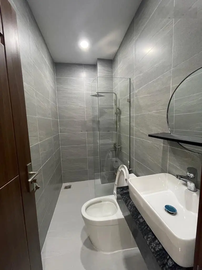 Kẹt vốn bán căn nhà chỉ 2tỷ850/54m2 MT Tôn Đản,Q4 an ninh, mát mẻ. HĐ thuê 15tr/tháng. Nhà mới 100%