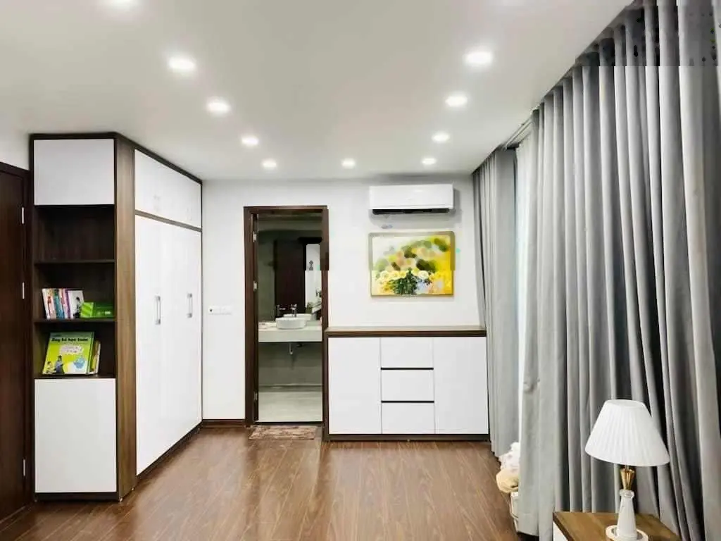 Cần tiền bán gấp căn Vinaconex 2 - Kim Văn Kim Lũ, S = 107m2, 3PN, 2WC, giá 5.56 tỷ. LH: 0985 232 ***