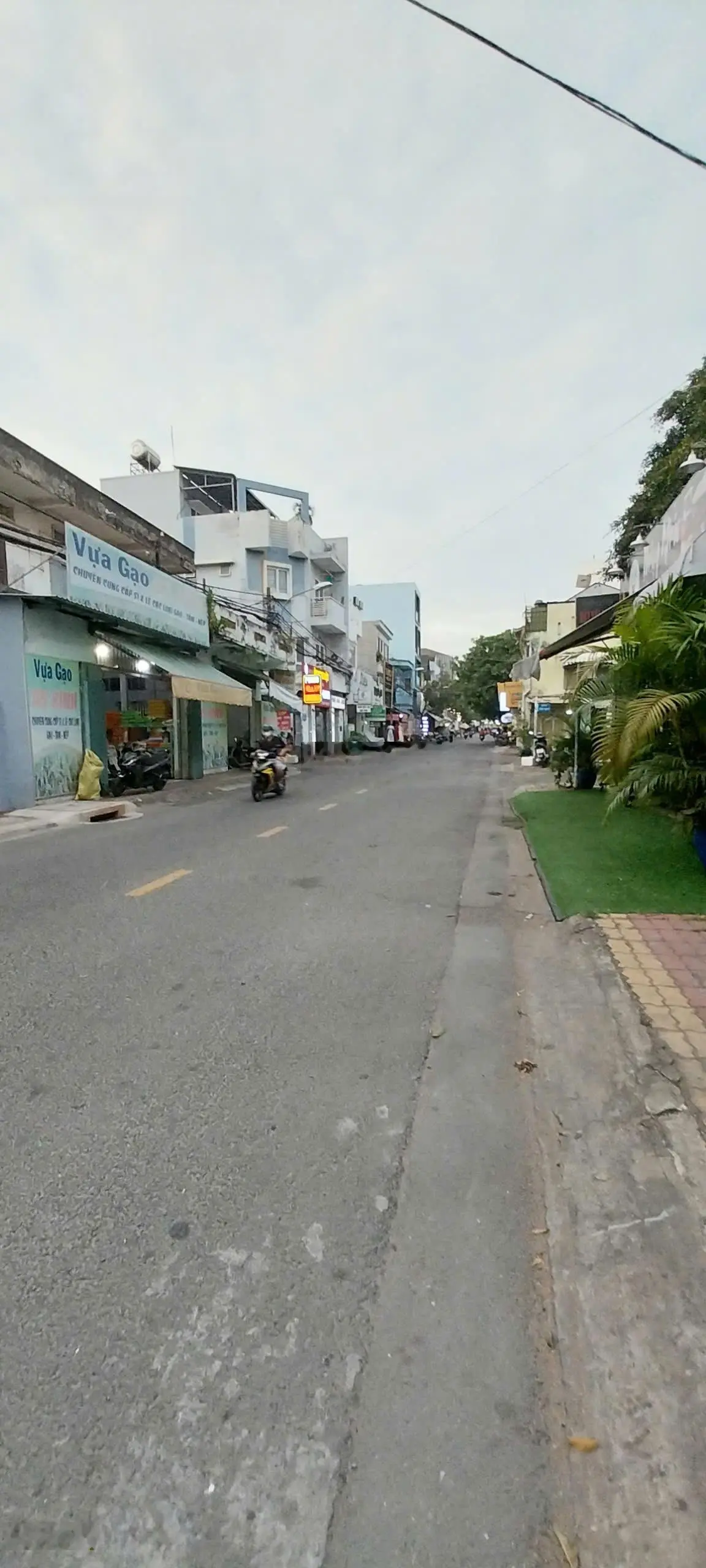 Bán nhà 165m2 ngang 10.5m - 11,5tỷ - gần Ga Metro Thủ Đức khu vip P Hiệp Phú