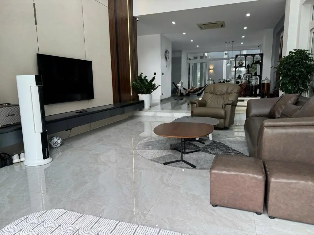 Bán biệt thự làng ĐH ABC Phước Kiển Nhà Bè - 10x25m 3T 6PN - smart home KDC VIP - tài chính 25tỷ