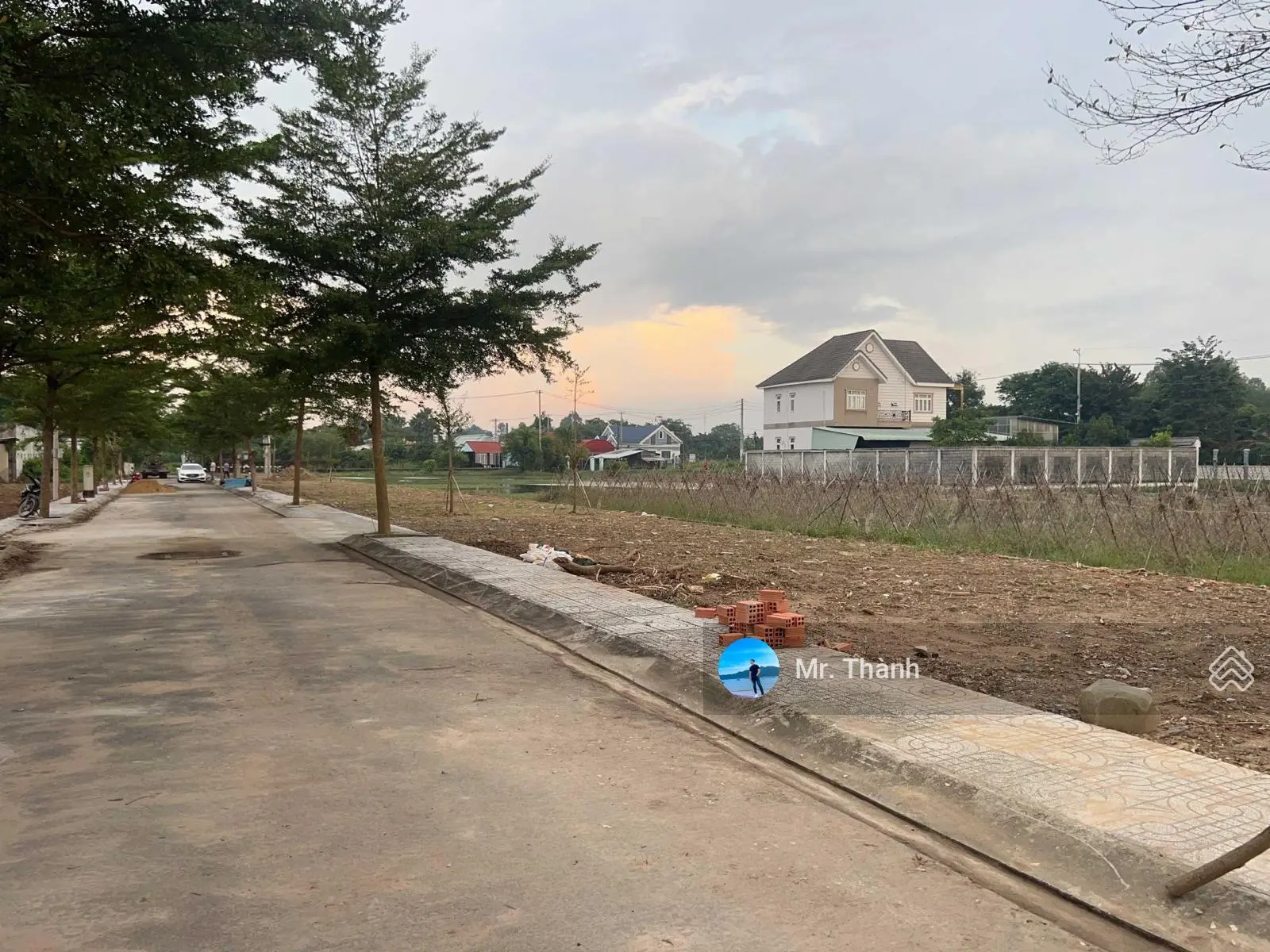 Hàng hiếm đất ở xây dựng full thổ 100m2, sổ hồng riêng đường Cây Da, X. Tân Phú Trung, Củ Chi