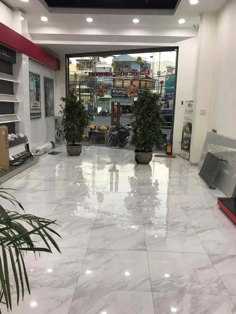 Hạ giá 1tỷ bán nhanh nhà 5tầng Mặt Tiền Lê Hồng Phong