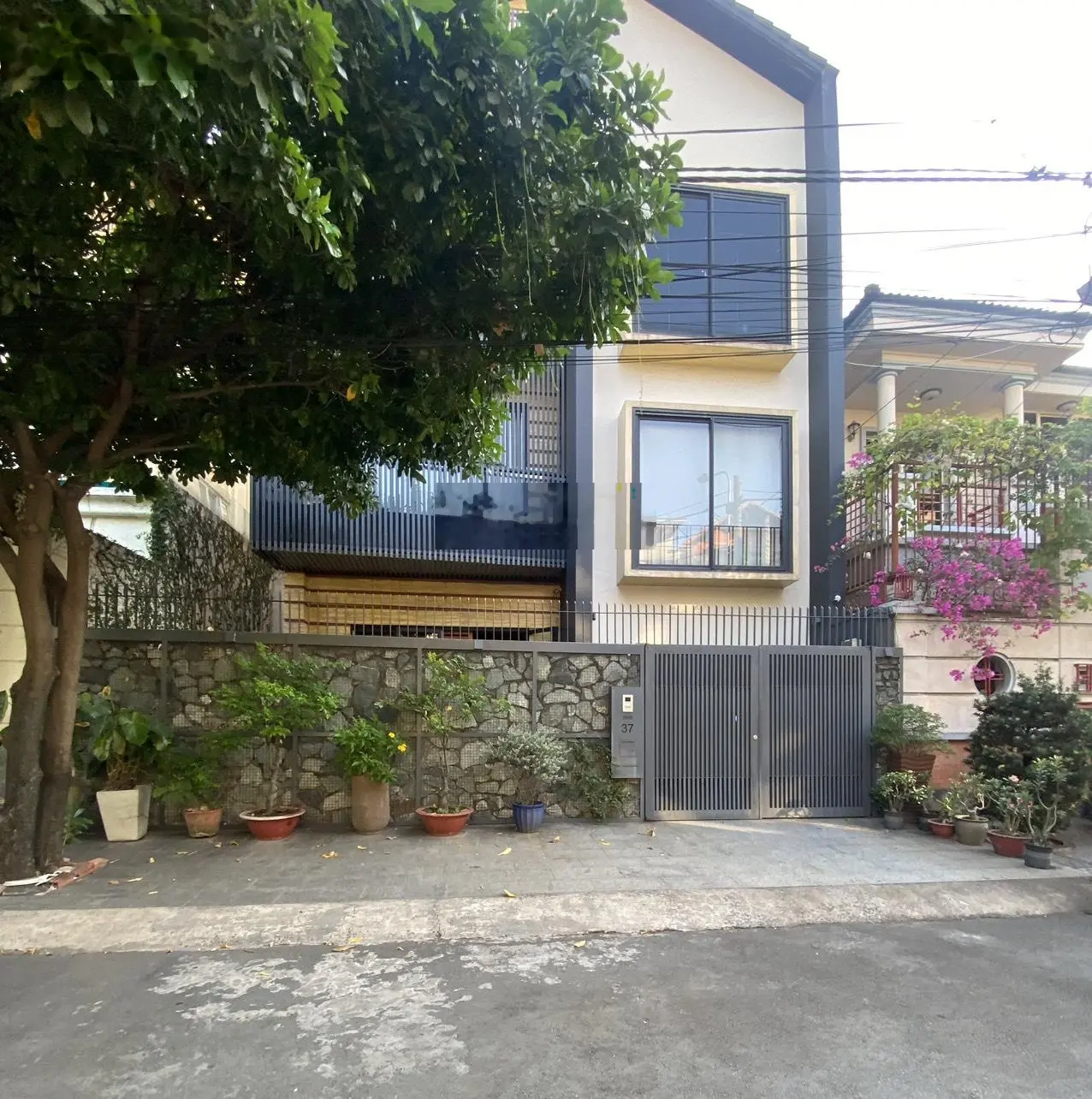 Bán biệt thự đường Trần Ngọc Diện P. Thảo Điền Q2 DT 10 x20m trệt 2 lầu sân thượng