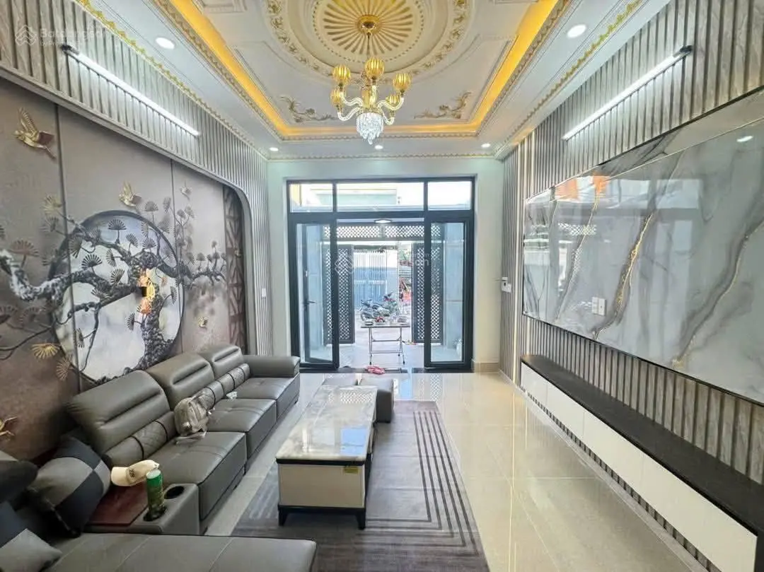Siêu phẩm NHÀ 3 LẦU Sang - Xịn - Mịn thiết kế hiện đại, cách đường Lò Lu chỉ 50m.
