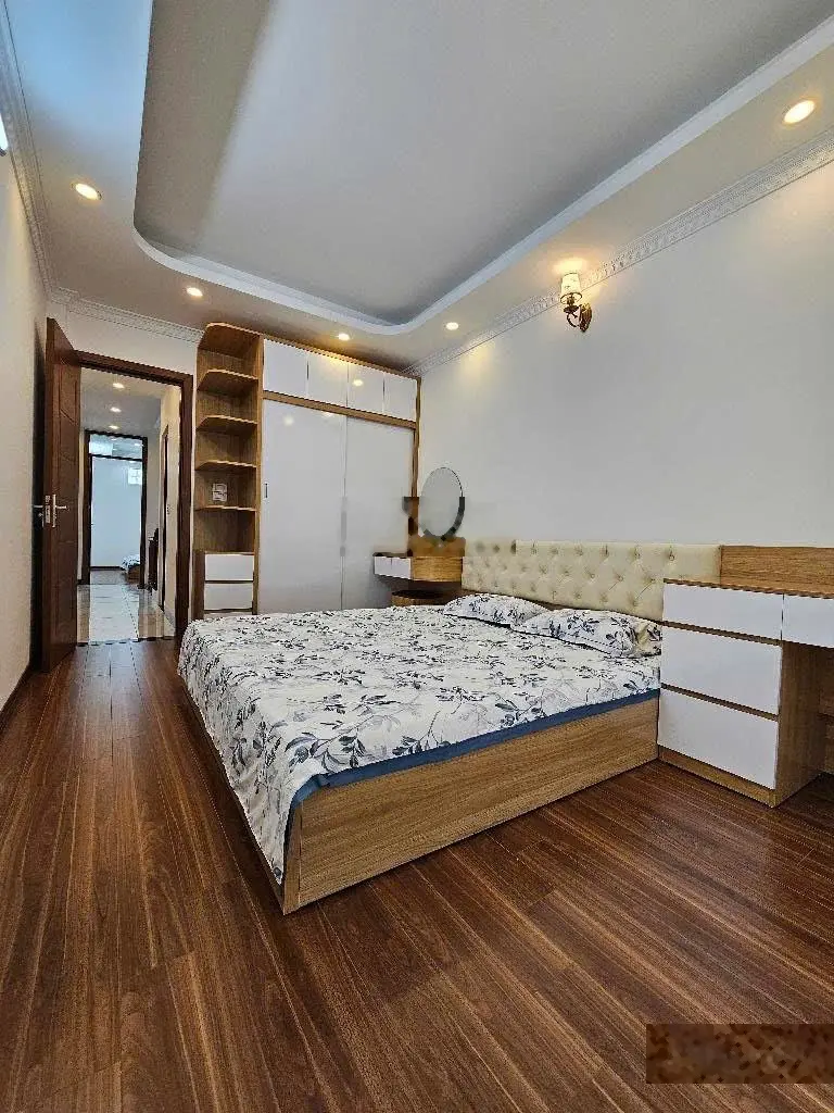 Bán nhà phố Trạm ,Long Biên , DT 59M2 ,full nội thất đẹp ,ô chờ thang máy , nhà mới , ngõ nông rộng