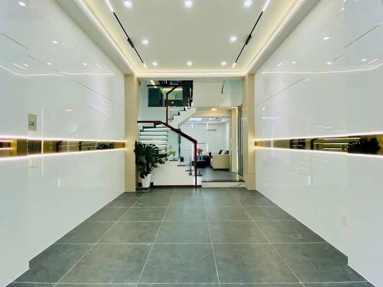 Sở hữu ngay nhà Nguyễn Văn Nghi, P. 7, Q. Gò Vấp, DT: 38,2m2 giá 2tỷ050tr, SHR