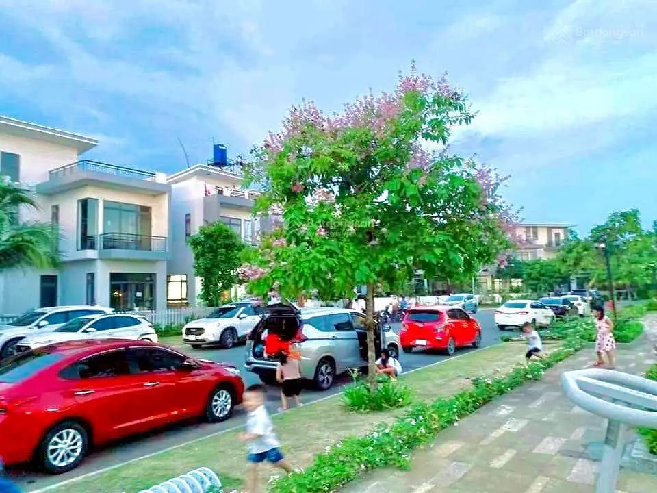 Biệt thự 8x16m, 1 trệt, 2 lầu có sổ hoàn công cần bán, giá 2,7tỷ, LH 0973 013 ***