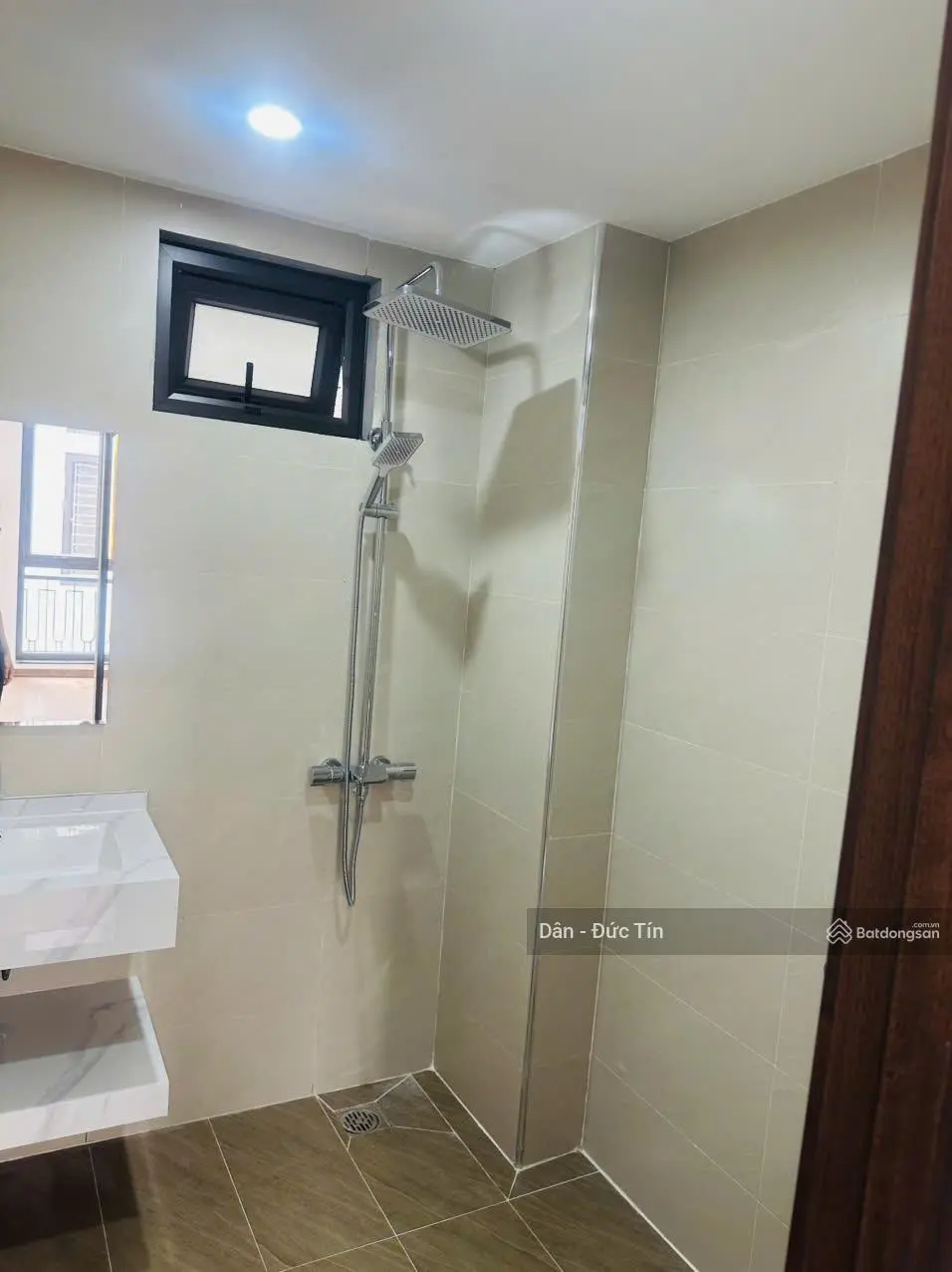 Bán Nhà 5 tầng mới kính cong tại La Phù, Chỉ cần xách va li về ở