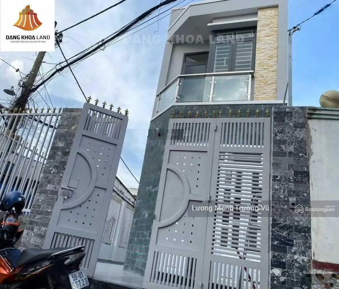 Nhà 2 mặt tiền mới đẹp hẻm xe hơi vào ở ngay, có sân đậu oto 50m2. Ngang 6.5m x Dài 11m 4tỷ6
