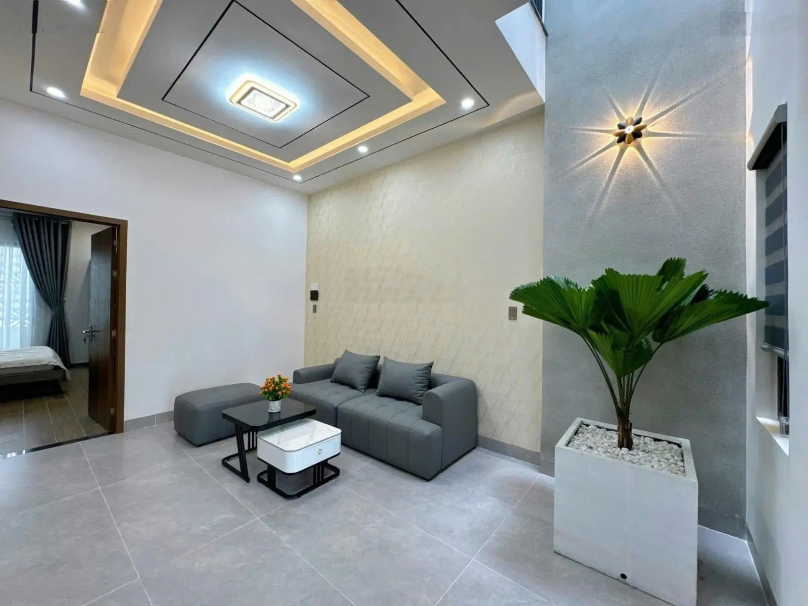 Chuyển công tác cần bán nhà Sư Vạn Hạnh, P. 12, Quận 10, 64m2, 1 trệt 2 lầu, 4PN, sổ sẵn