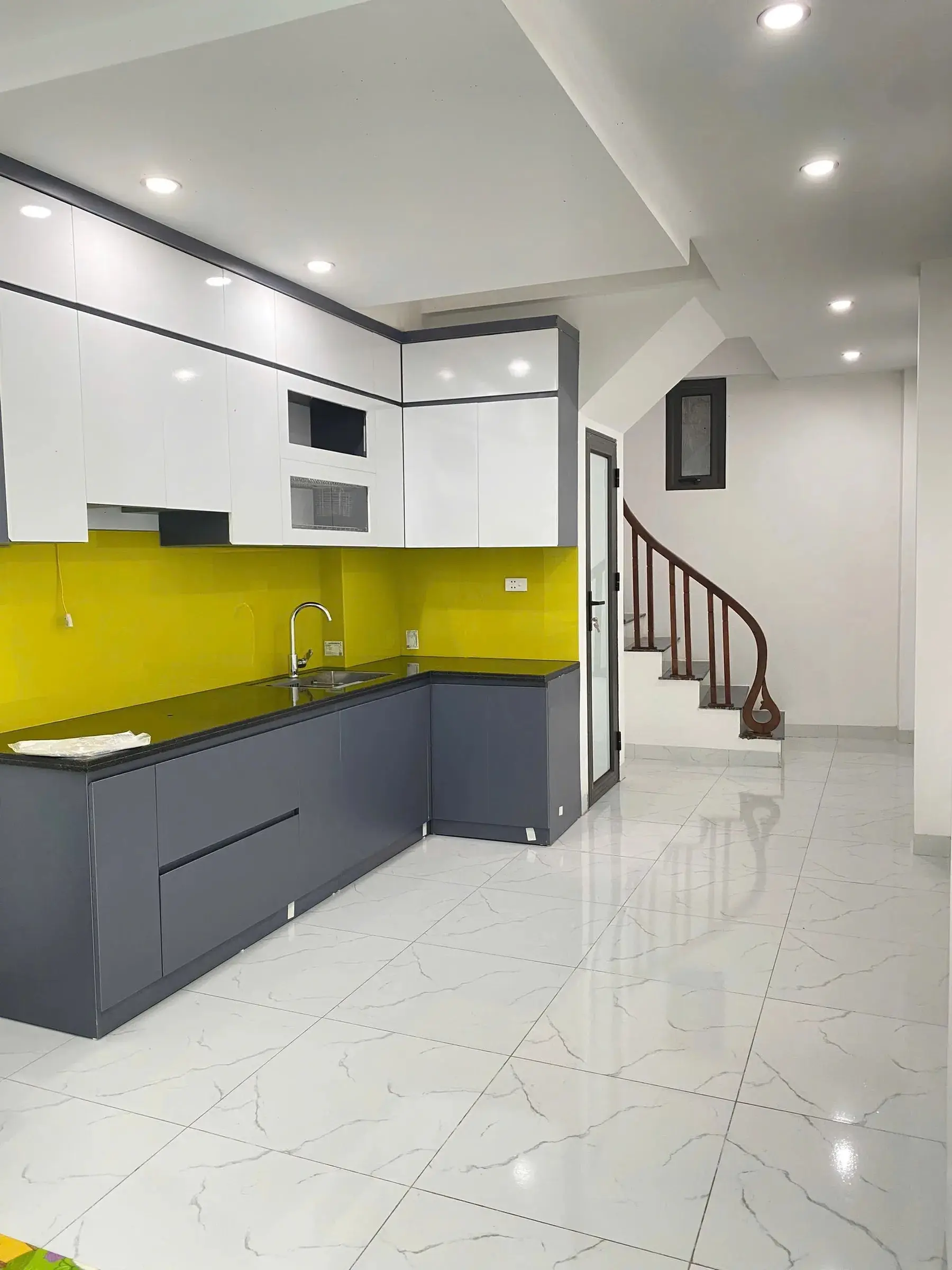 SẢN PHẨM MỚI TINH - NHÀ 5 TẦNG FULL CÔNG NĂNG X 38M2 TẠI KIM GIANG - SỔ ĐỎ SẴN SÀNG - NHỈNH 6 TỶ
