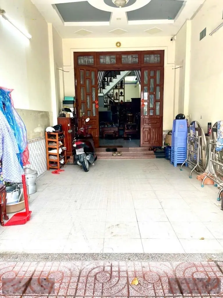 Nhà 4 tầng Mặt tiền đường HUỲNH THỊ HAI, phường TCH, Q12, dt 84m2 (4mx21m) Đường 10m Giá 8,5Tỷ