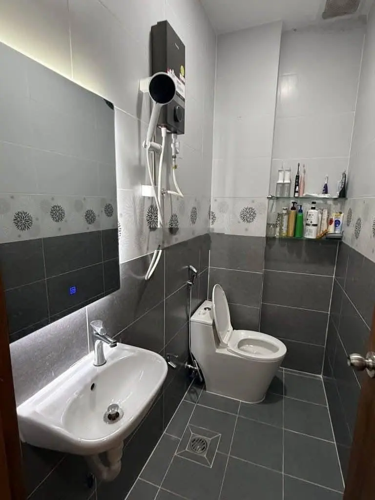 Nhà 3 tầng mới đẹp 61.6m2 - hẻm xe hơi Lò Lu P. Trường Thạnh - giá chỉ 4.49 tỷ