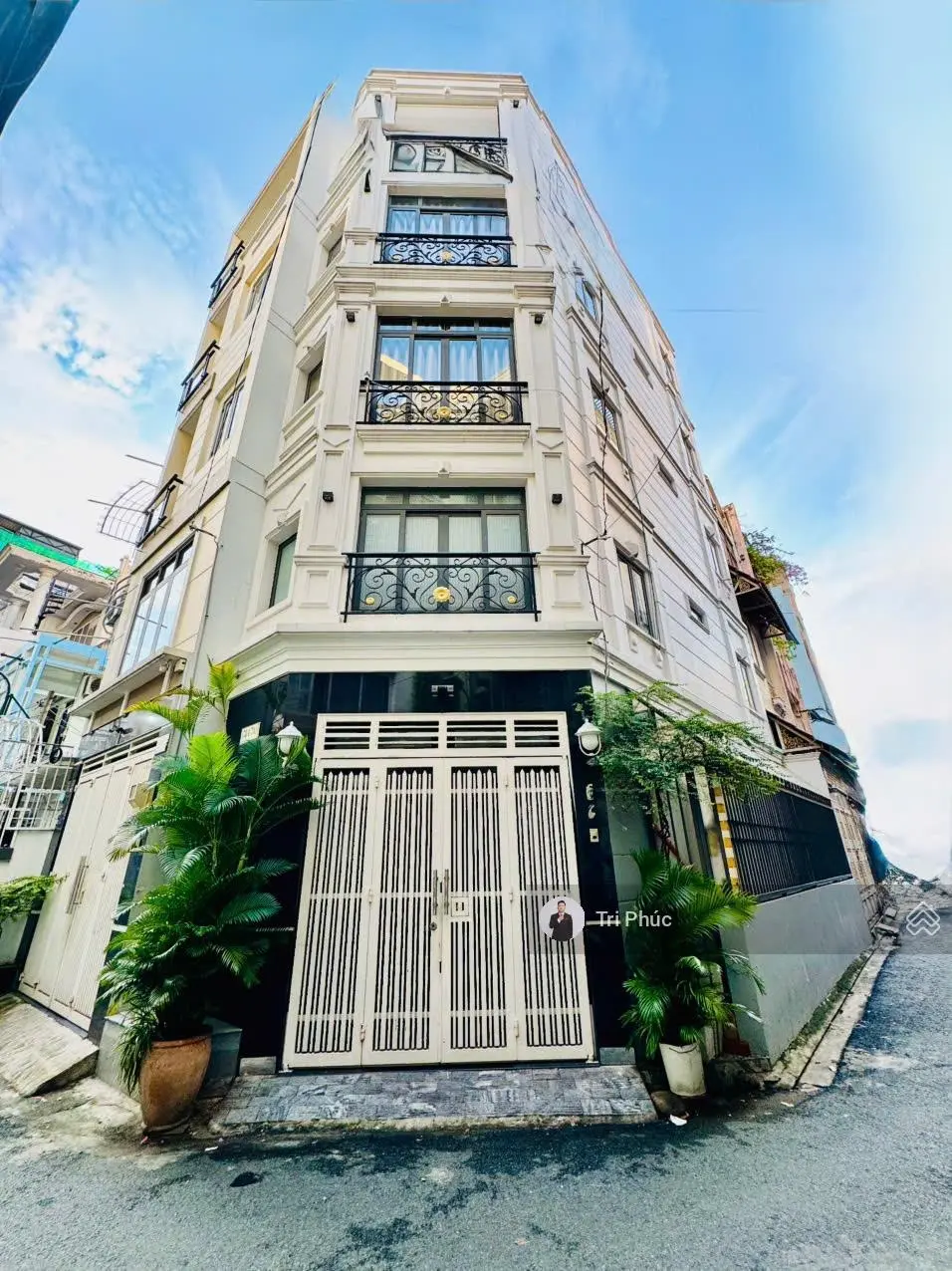 Chỉ 9.Xty Nhà 5 Tầng Xe Hơi Đậu Trong Nhà 45m2 4PN Ngay Ngã Tư Phú Nhuận Phan Đăng Lưu