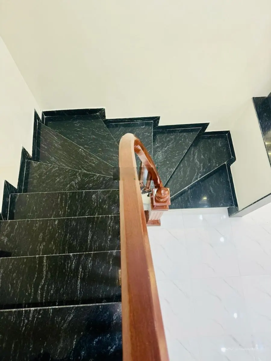 Bán nhà ngõ thổ quan đống đa 27m2 nhà mới chỉ việc đến ở 5.2tỷ Lh e thịnh 0348 176 ***